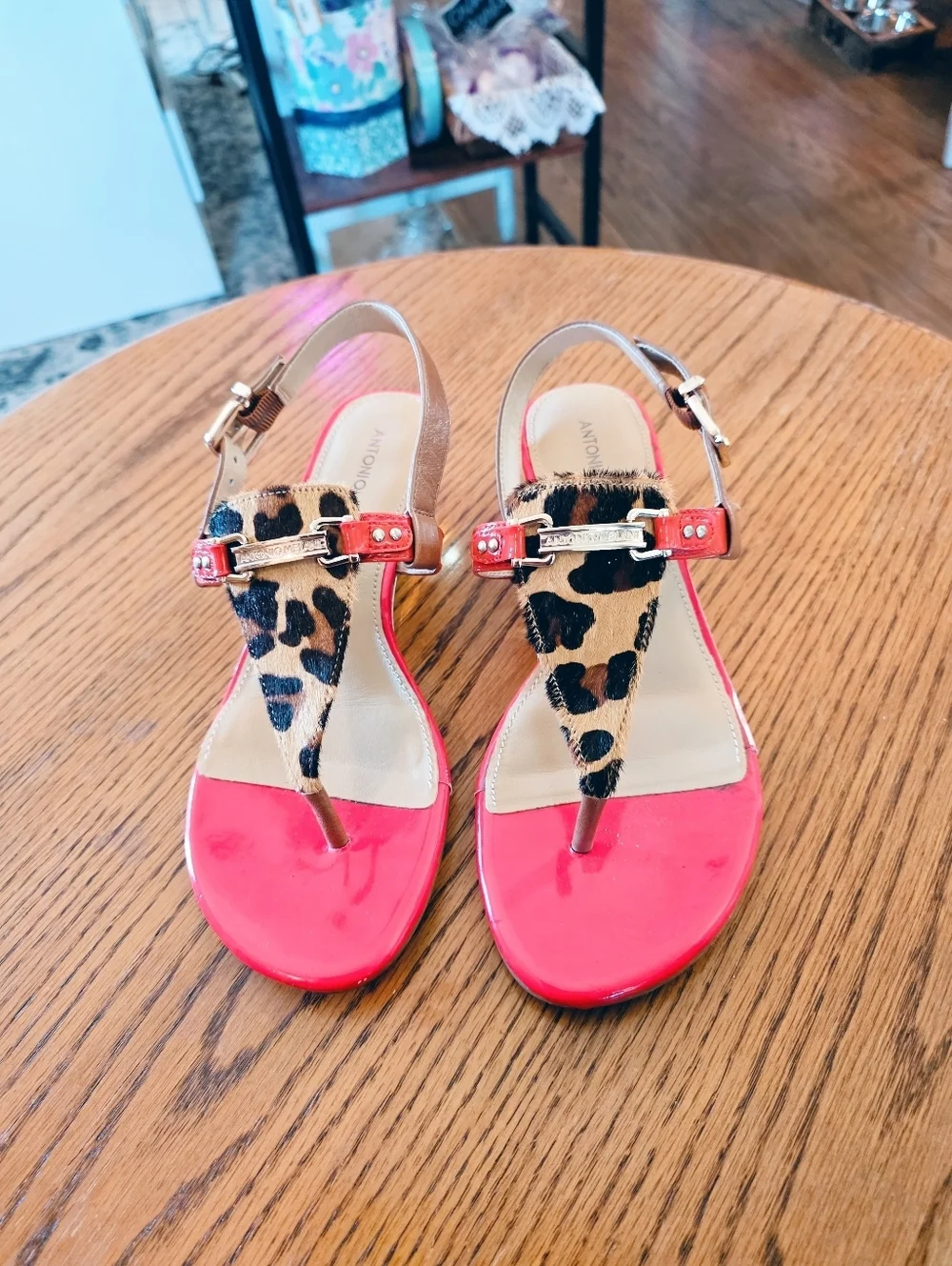 Antonio Melani Leopard Calf Hair Red Patent Sandals 6.5 Gold 1.5